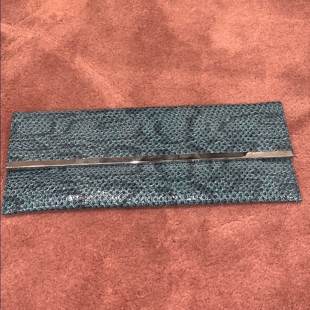Blue clutch